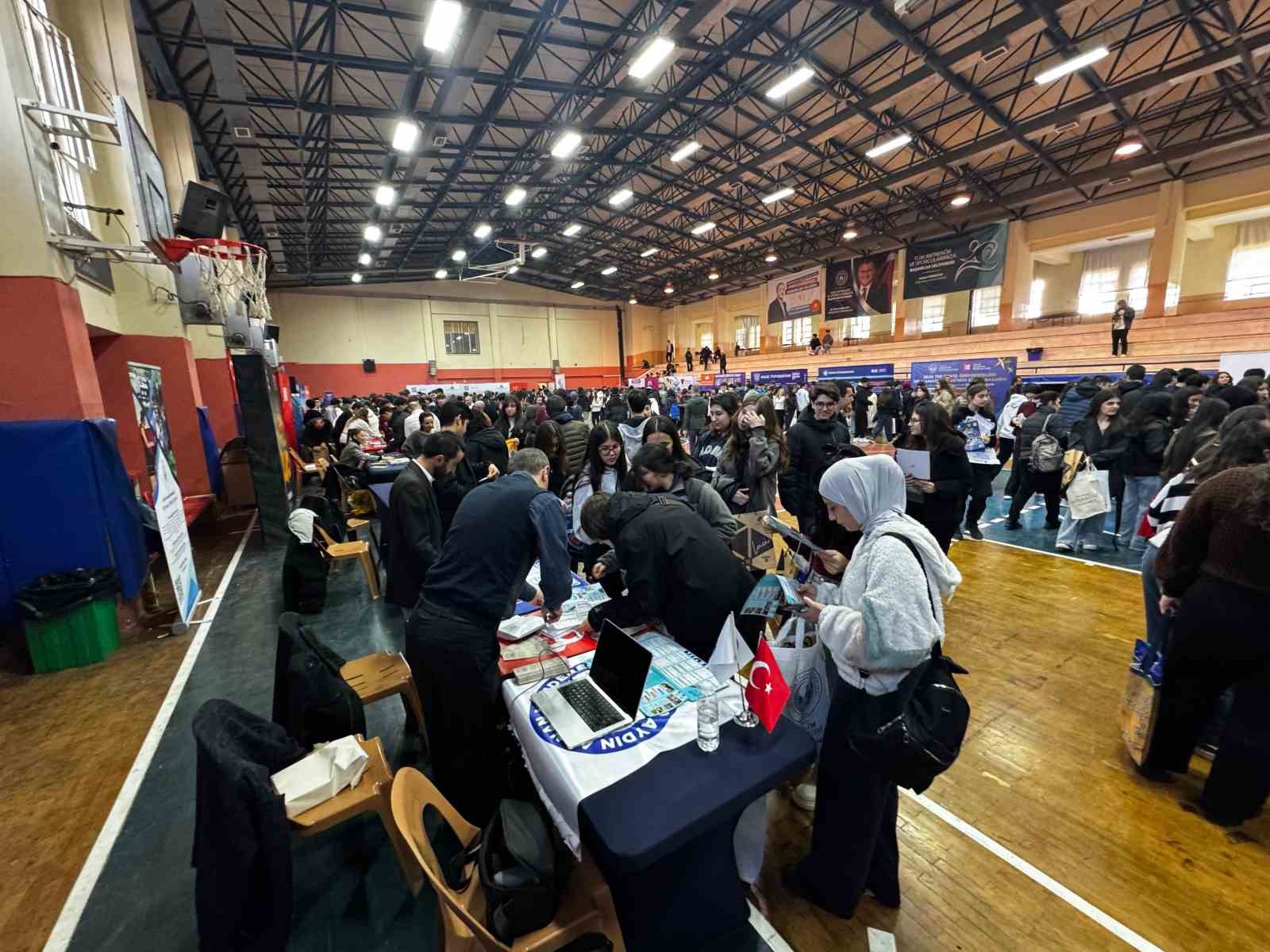 Aydın Yükseköğretim Tanıtım Günleri yoğun katılımla başladı