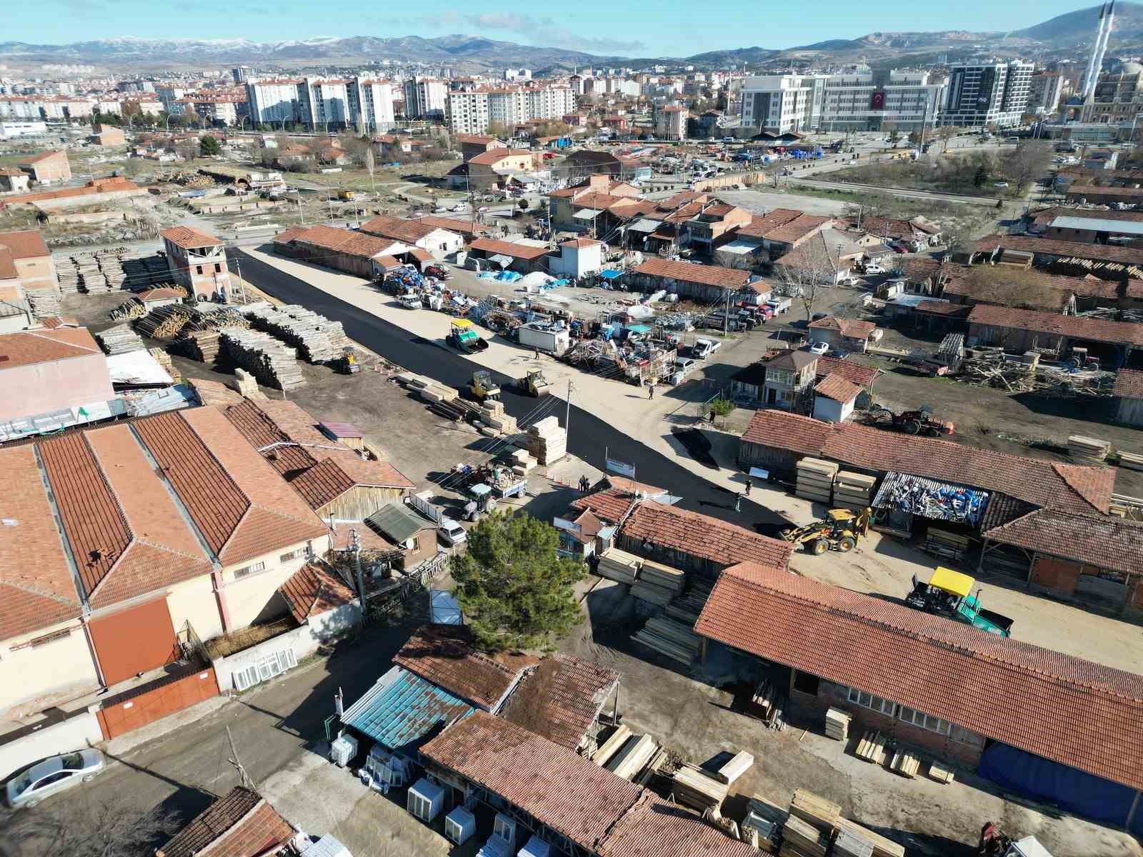 Çorum'da trafiği rahatlatacak yeni bir bağlantı yolu daha açıldı