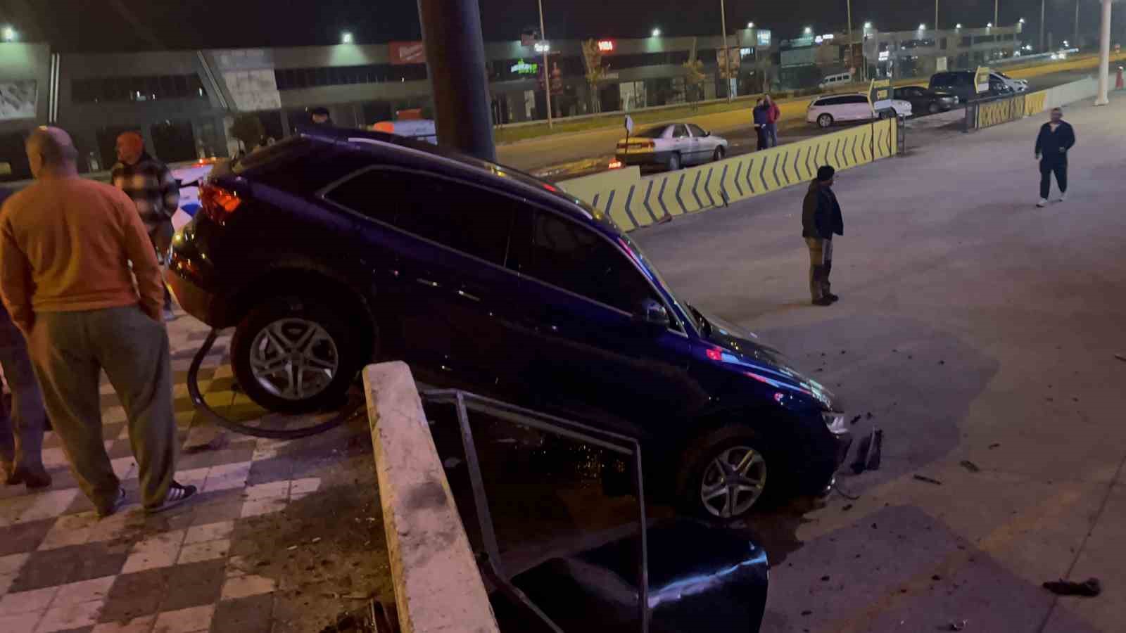 Kaza yapan alkollü sürücünün 'Trakyalıyım ben be ya, hiçbir şeyim yok' diyerek polise sarılmak istemesi gülümsetti