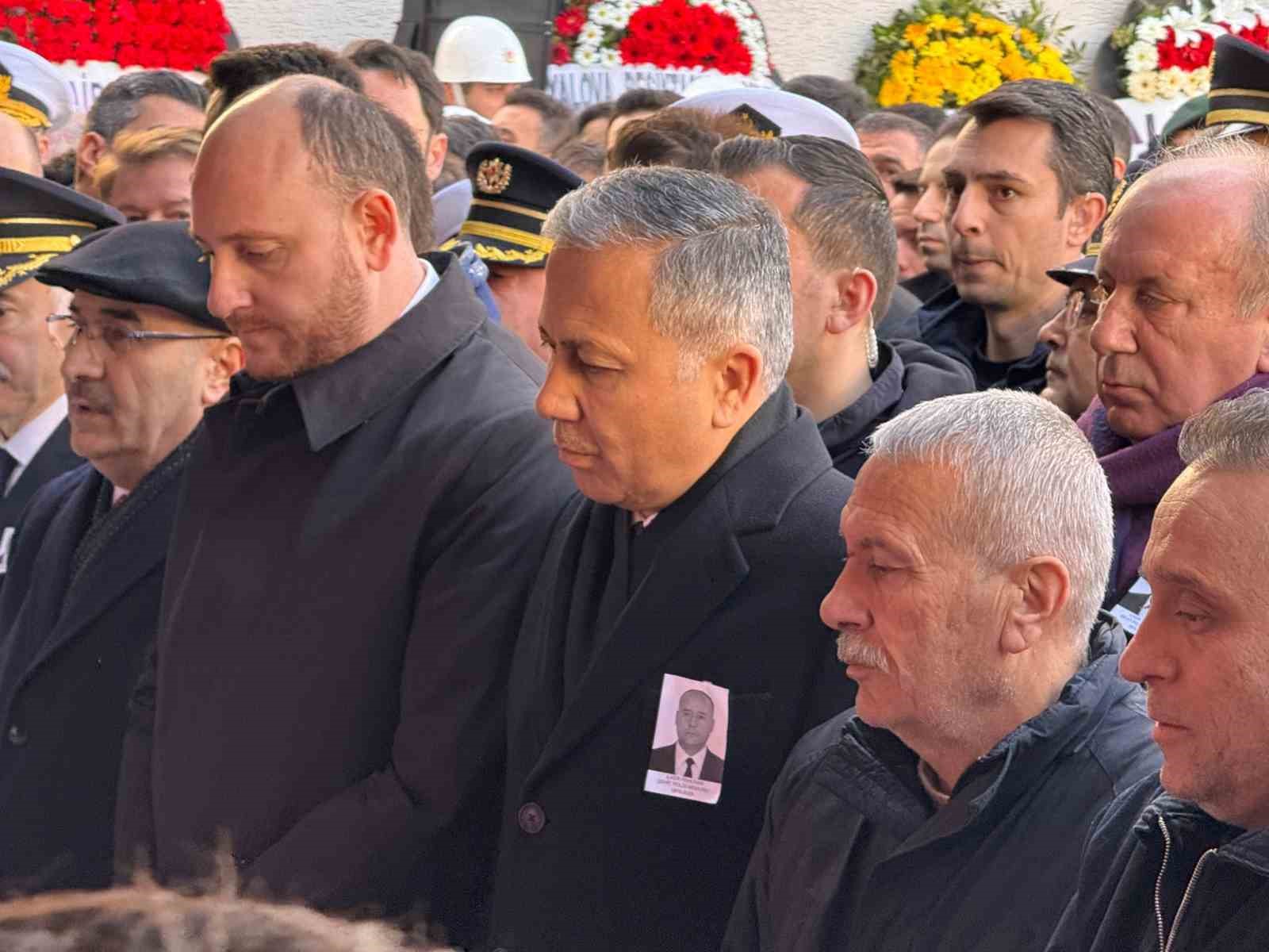 Bakan Yerlikaya, Yalova'da şehit cenazesine katıldı