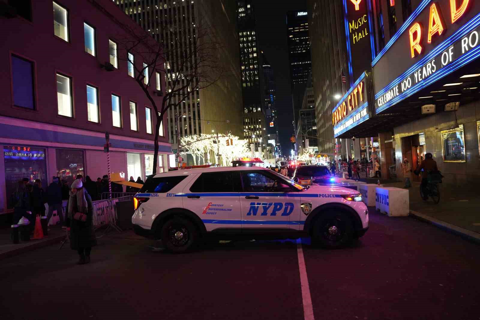 ABD'de yeni yıl yoğun güvenlik önlemleri altında coşkuyla kutlandı