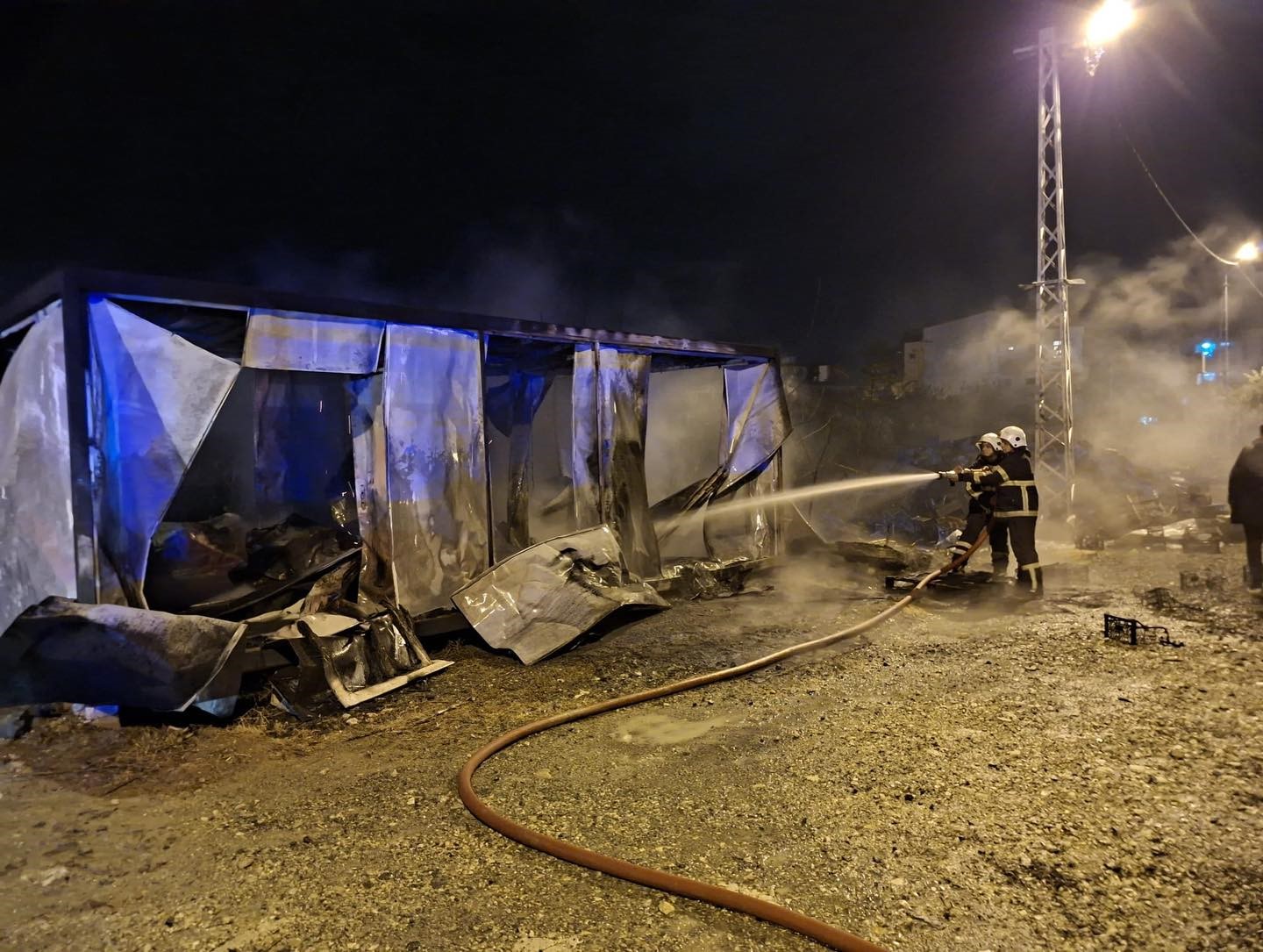 Samandağ'da konteyner yangını