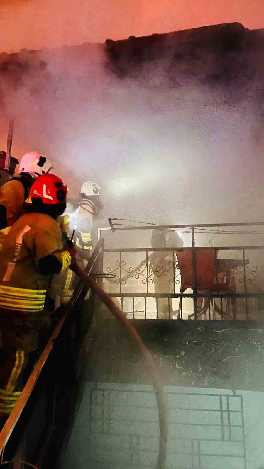 Kahramanmaraş'ta metruk evde yangın