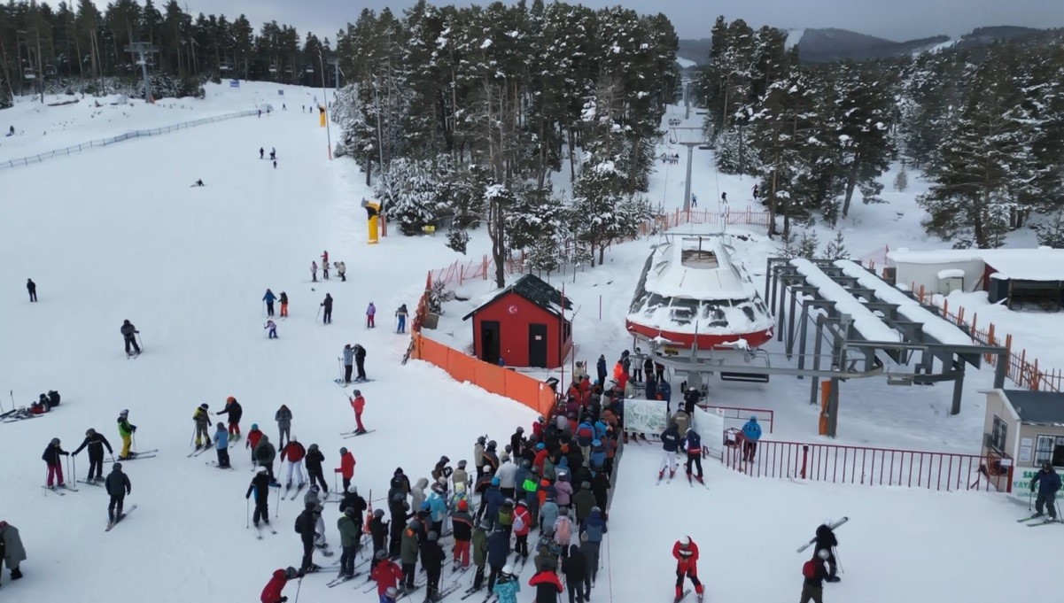Sarıkamış'ta 'Kristal' heyecan: Kayak sezonu zirve yapıyor