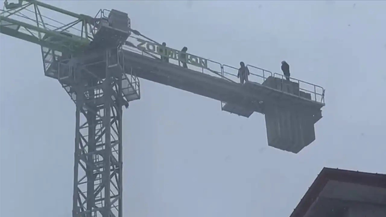 İşçilerden inşaat kule vincinde intihar girişimi