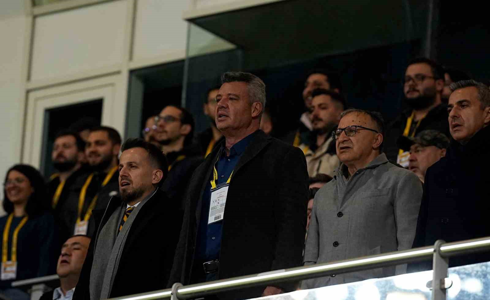 Ziraat Türkiye Kupası: Beyoğlu Yeni Çarşı: 0 - Fenerbahçe: 0 (Maç devam ediyor)