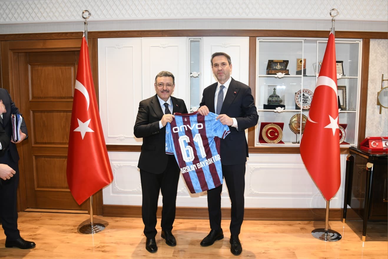 Bakan Bayraktar Trabzon'da