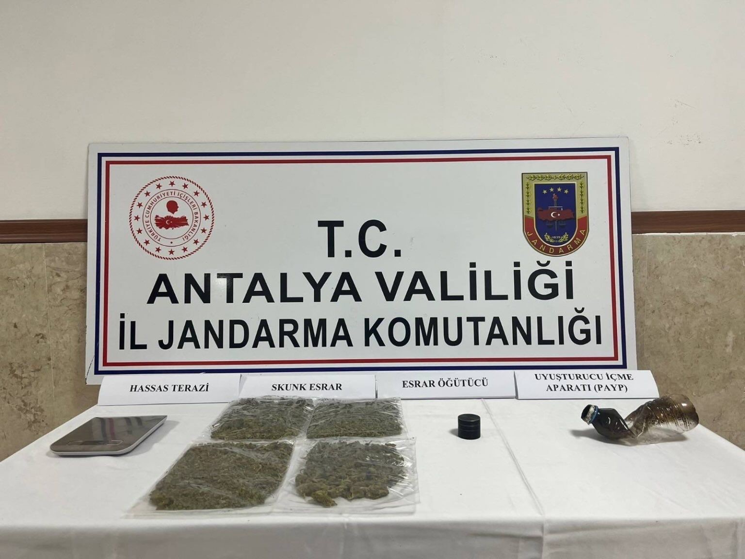Jandarma göz açtırmıyor
