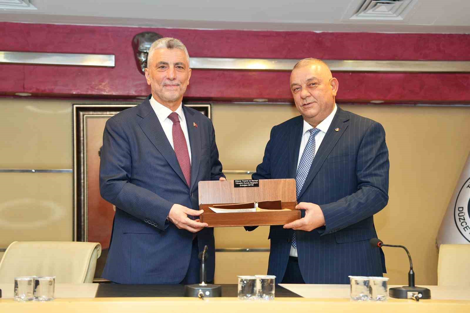 DTSO Başkanı Bıyık'ın ihracat akademisine bakandan destek