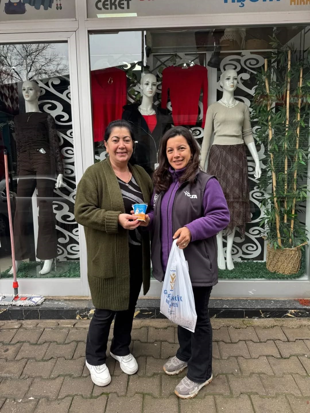 Germencik'te sosyal destek çalışmaları aralıksız sürüyor