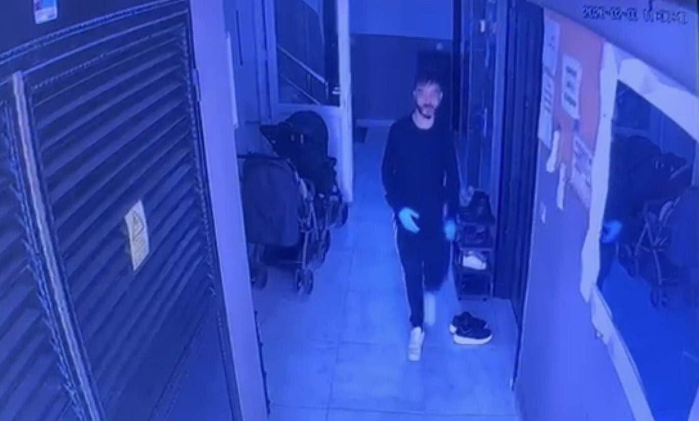 Antalya'da tartıştığı 37 haftalık hamile eşini dizlerinden vurdu