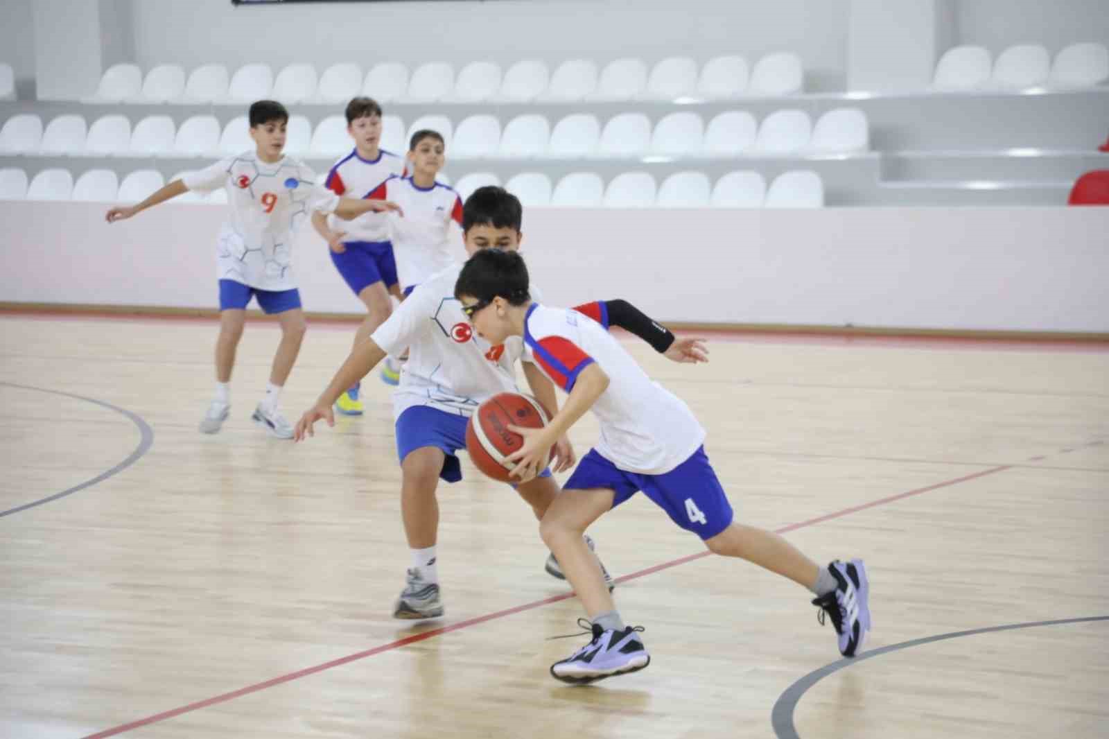 İnegöl'de Spor Festivali basketbol müsabakalarıyla start aldı