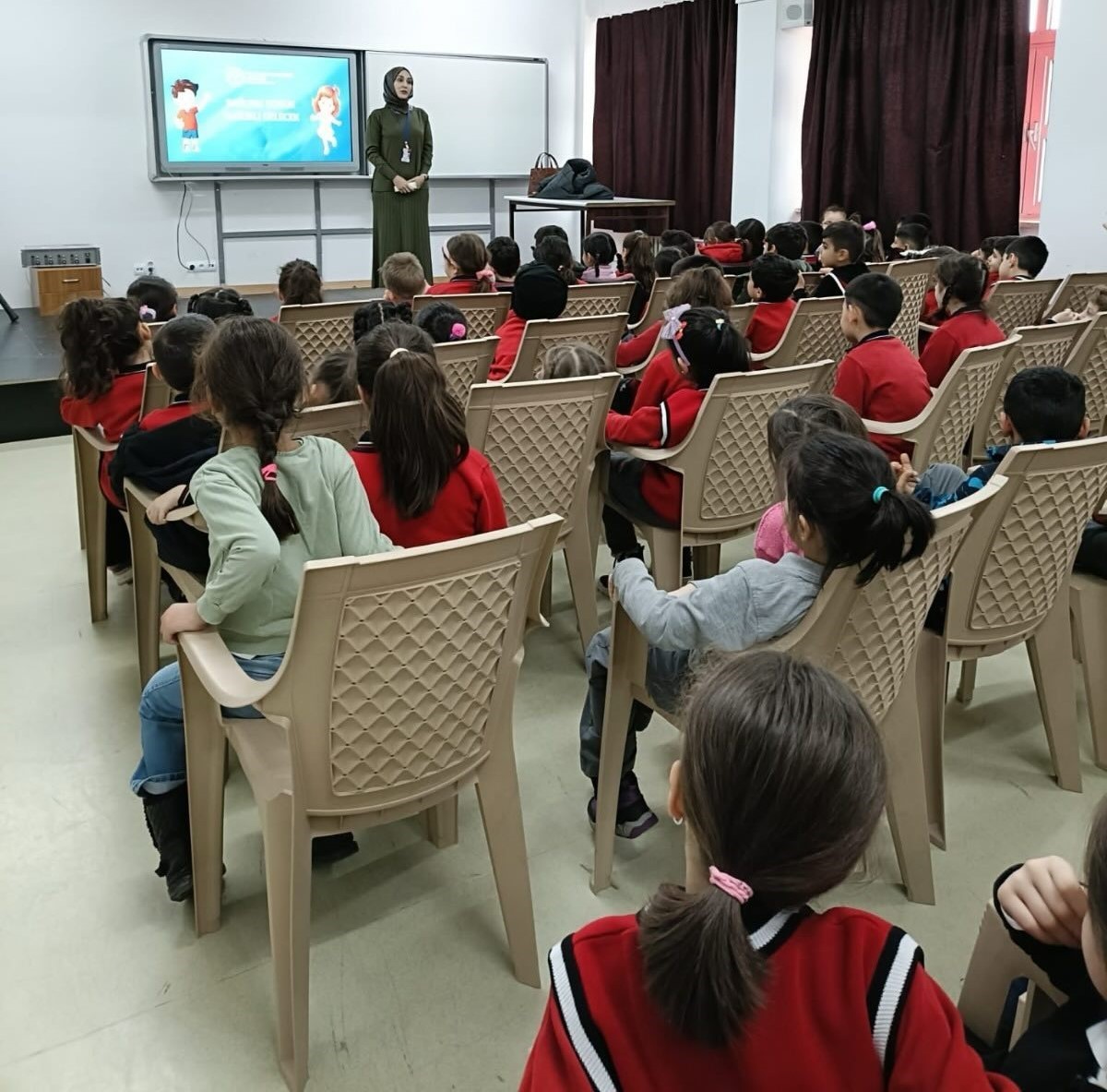 Erzincan'da 321 öğrenciye sağlık okuryazarlığı eğitimi verildi