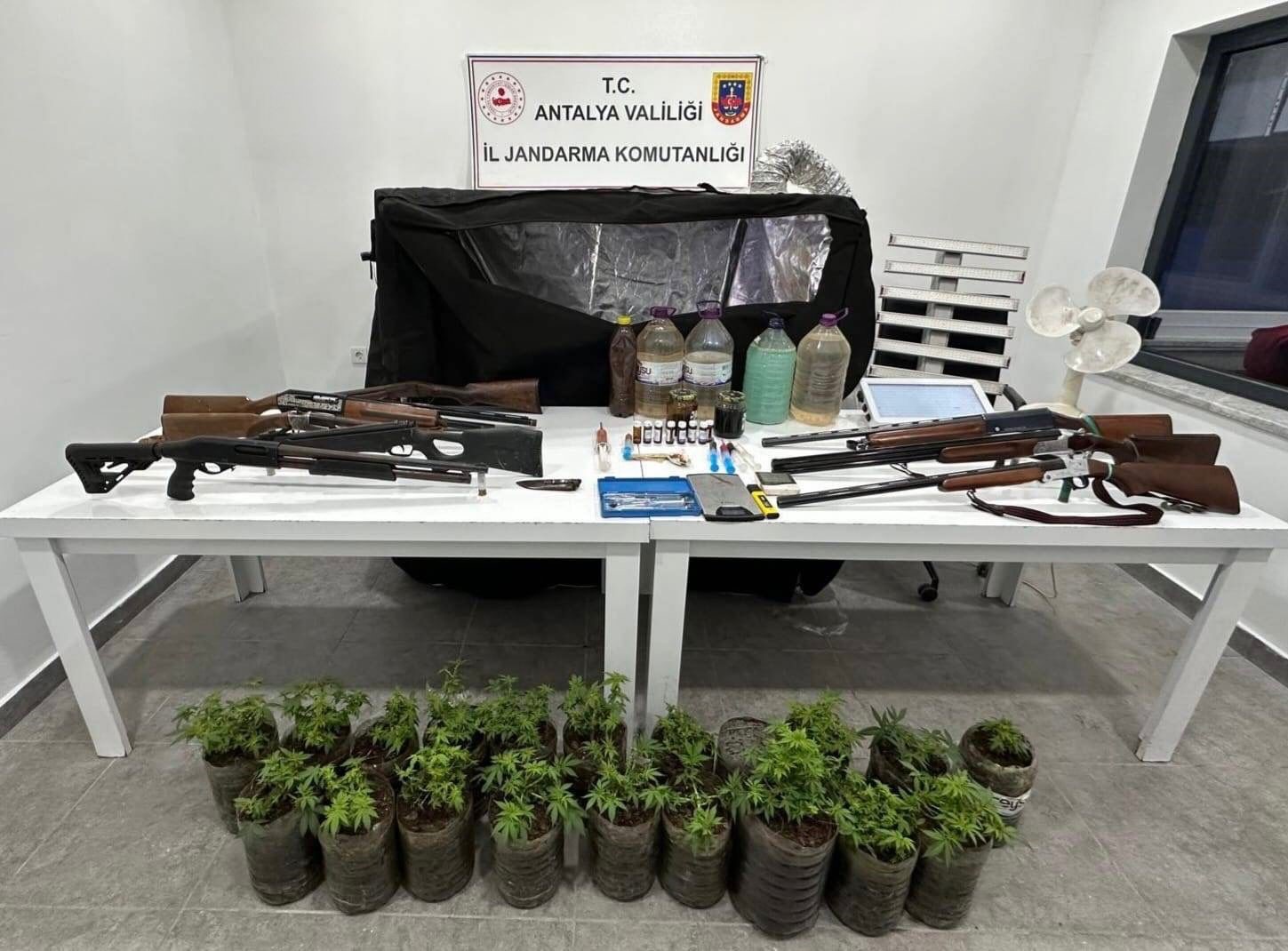 Jandarma göz açtırmıyor