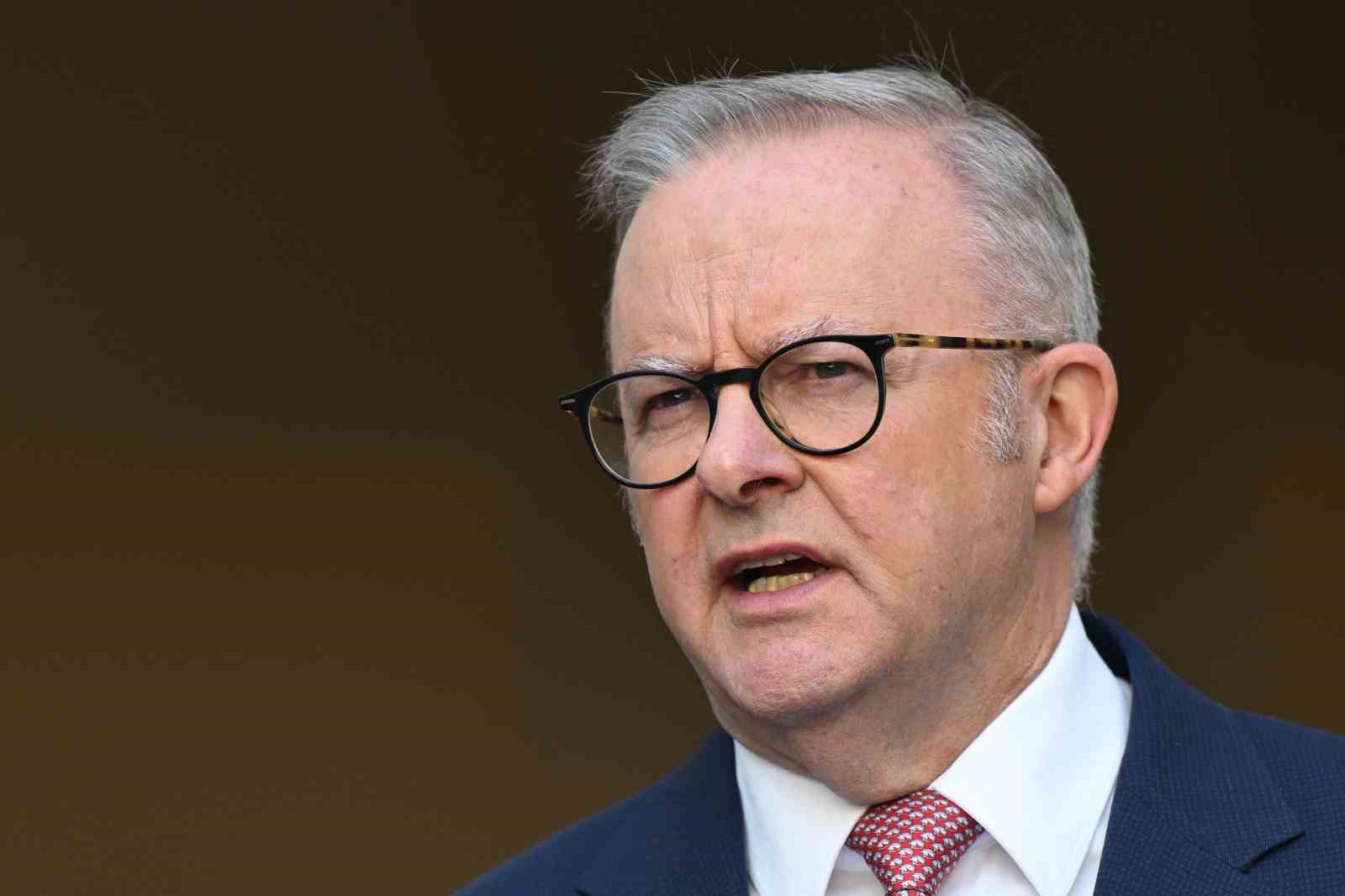 Avustralya Başbakanı: 'İhtiyacınızdan fazla yakıt almayın, işe gidip gelirken toplu taşıma kullanın'