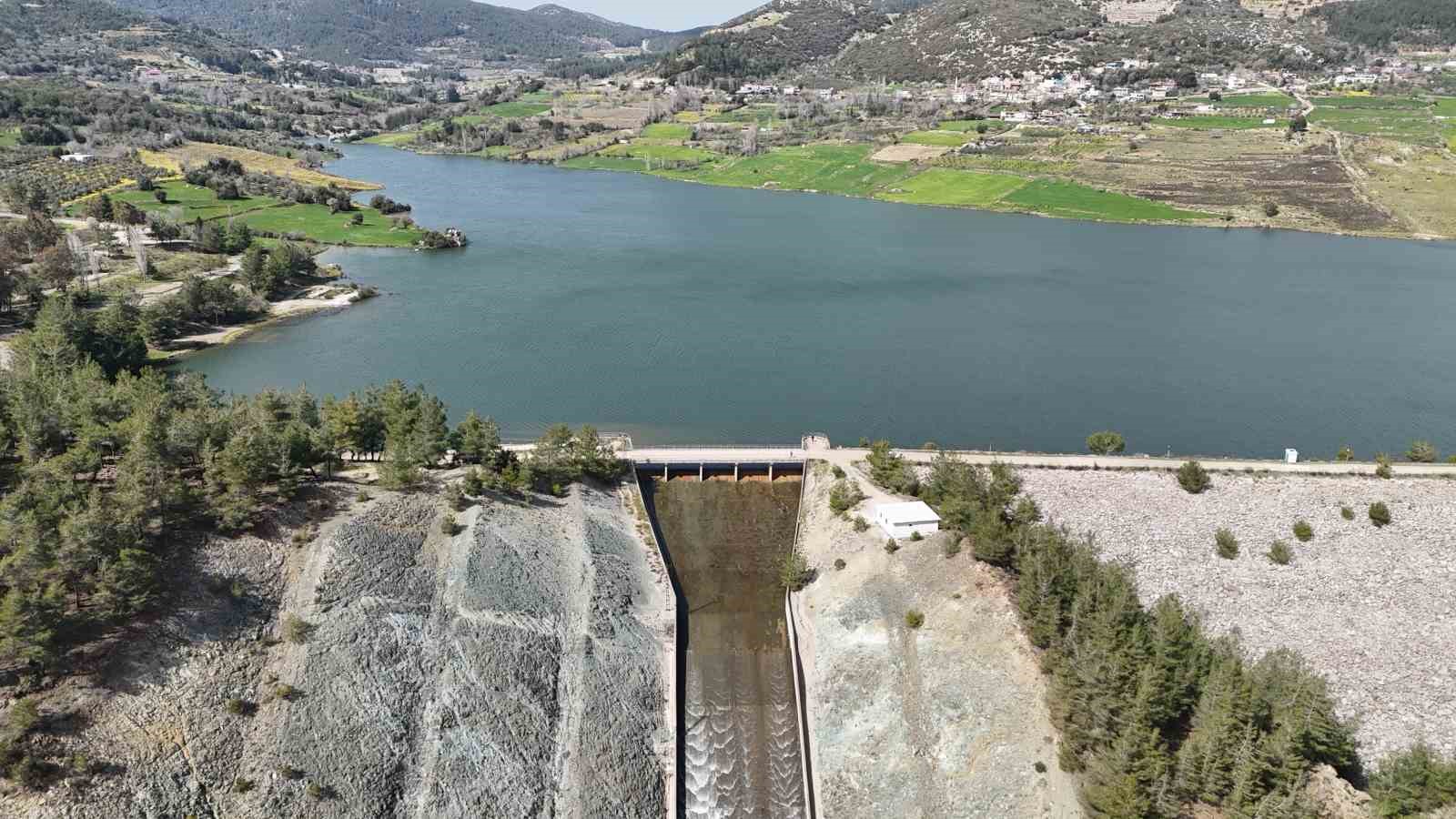 Hatay'da 3 ayda kentin 547 günlük içme suyu depolandı