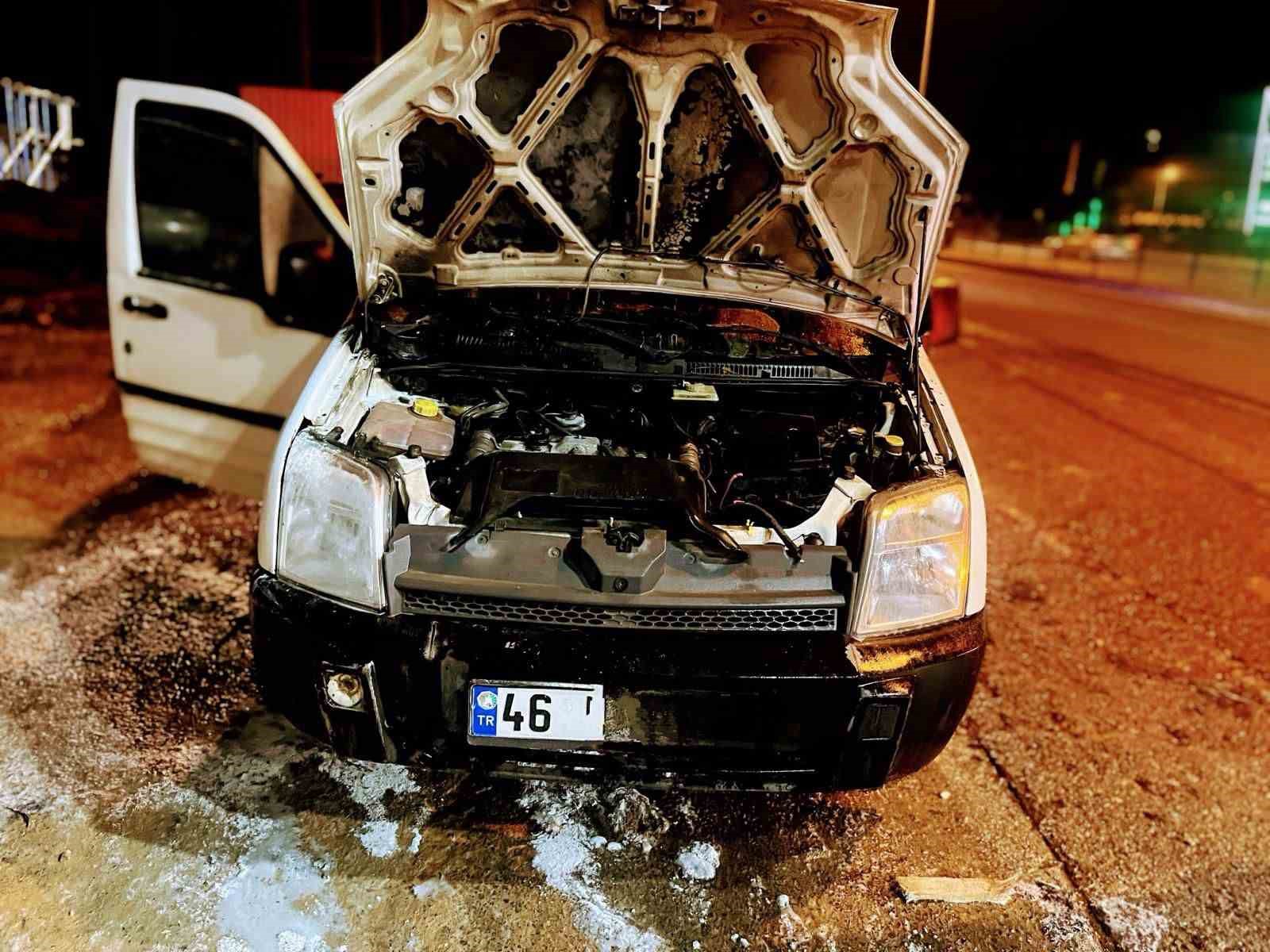 Kahramanmaraş'ta iki farklı noktada araç yangını söndürüldü