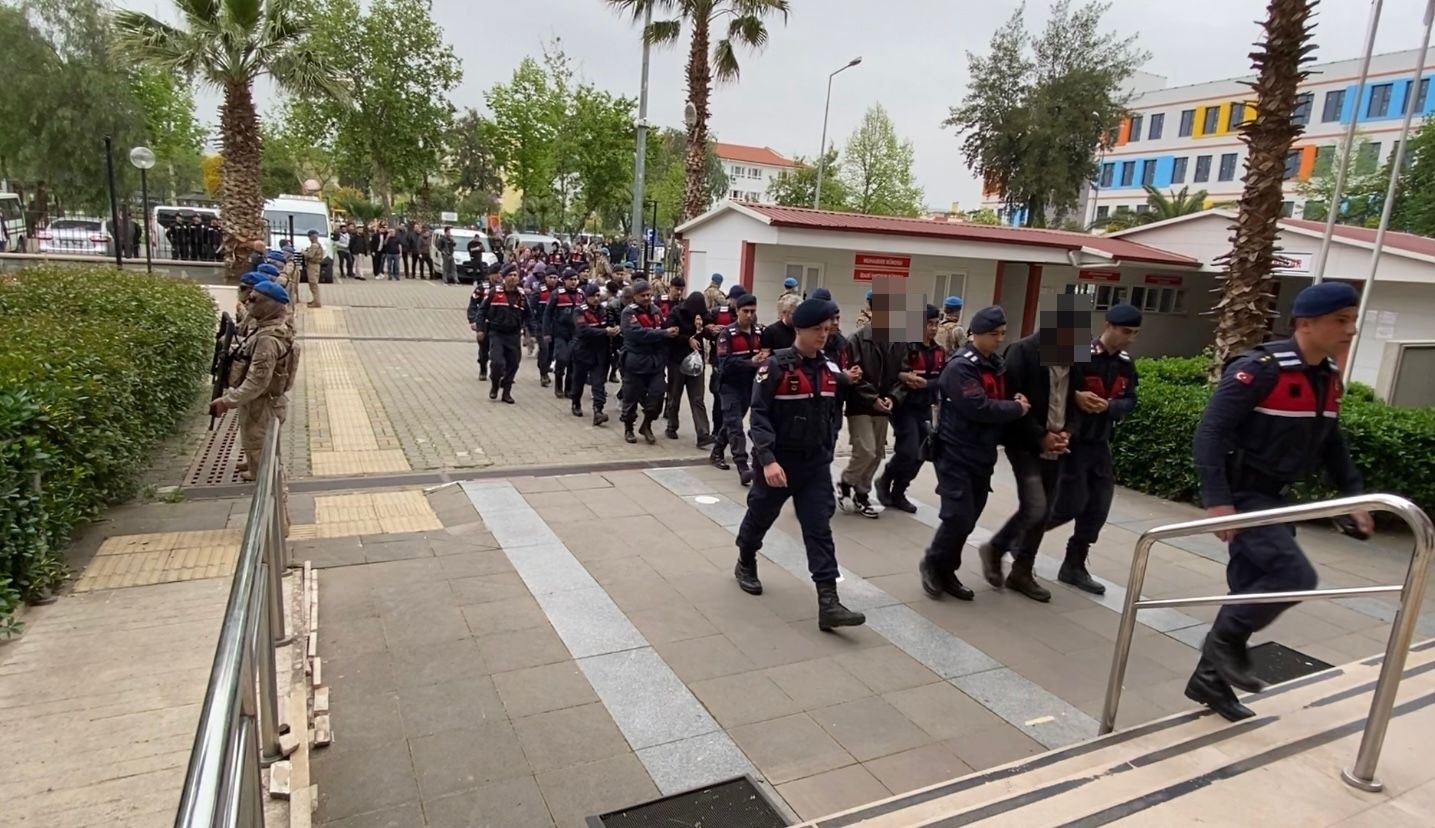 Nazilli'de onaylı sertifika dolandırıcılığı şüphelileri adliyeye sevk edildi