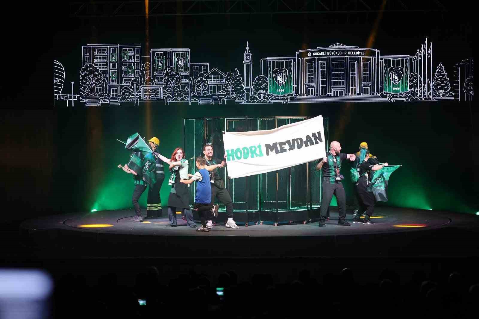 Kocaelispor'un 60. yılında 'Efsane Forma' tiyatro oyunu sahnelendi