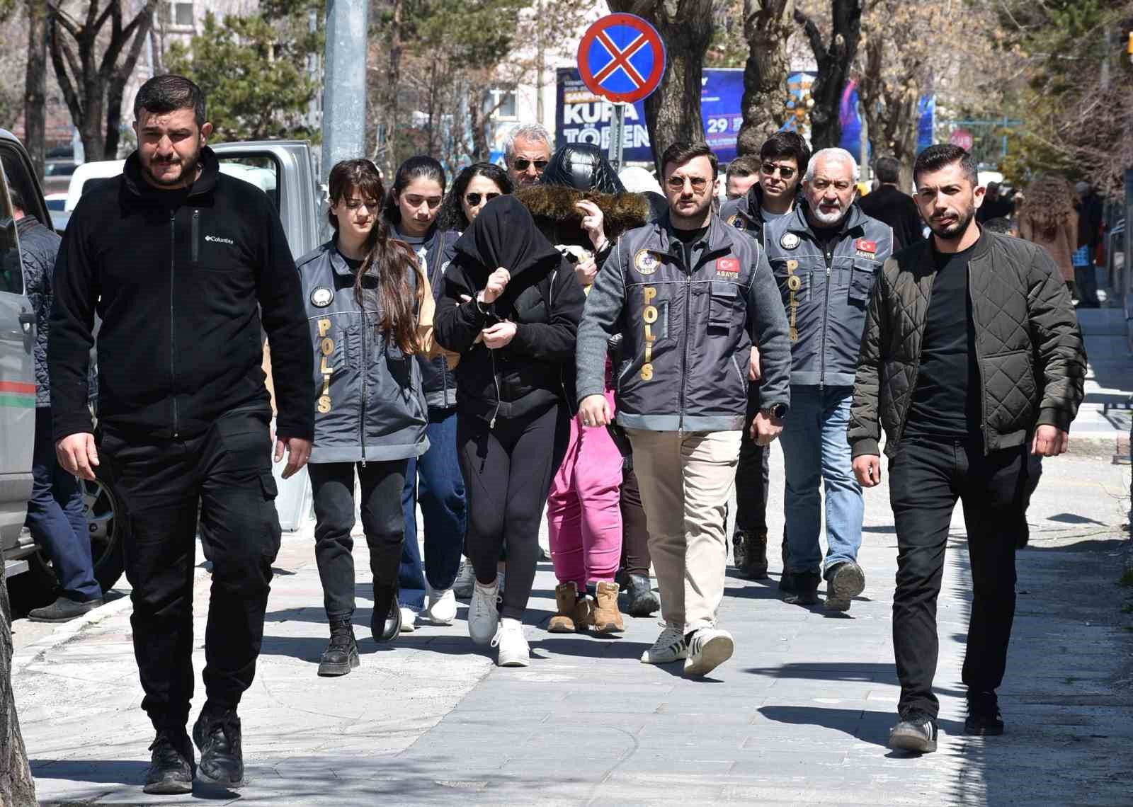 Erzurum'da masaj salonu maskesi altında fuhuş şebekesine darbe
