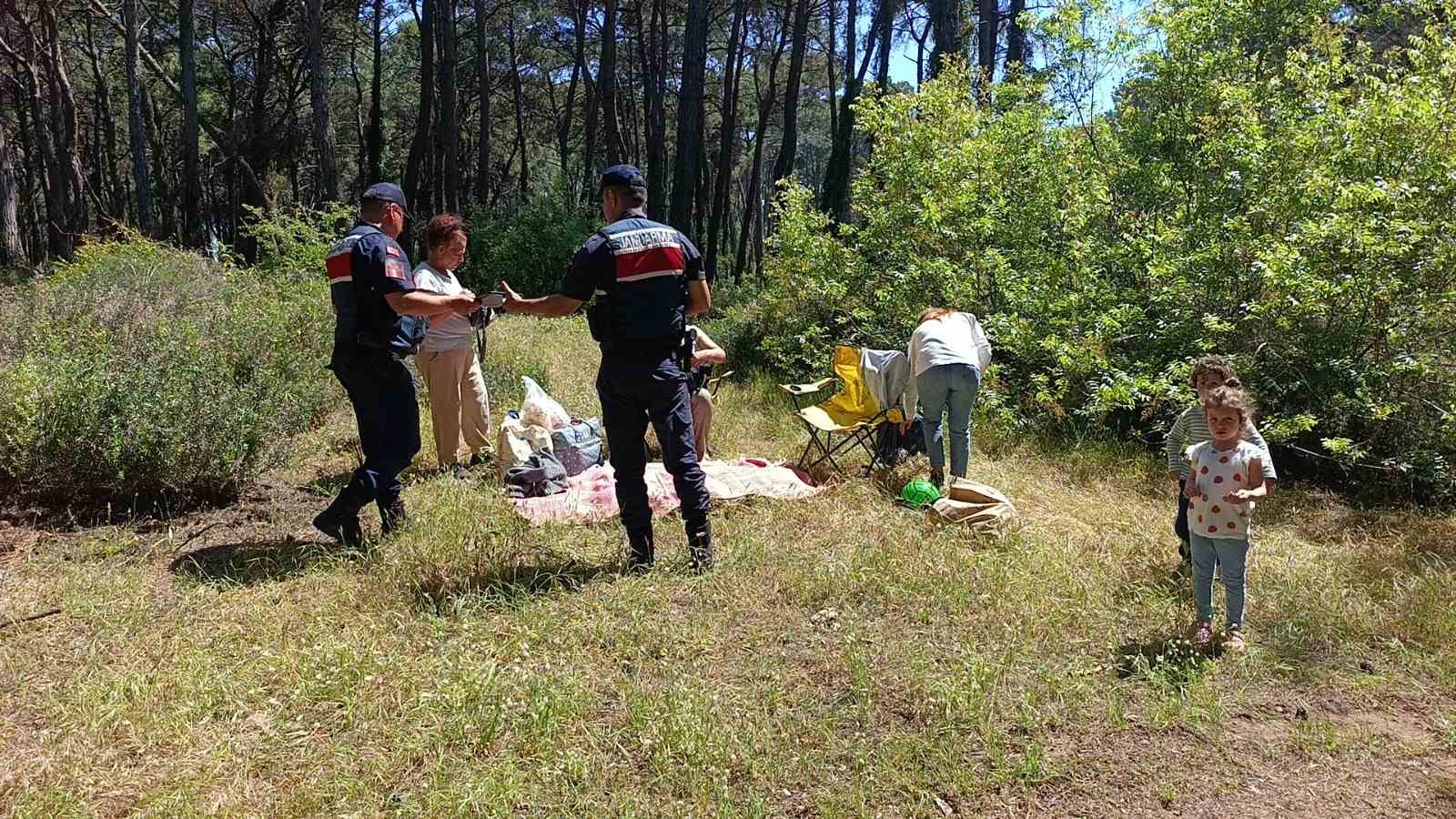 Antalya'da ormanlara girişler yasaklandı, jandarma vatandaşları tek tek uyardı