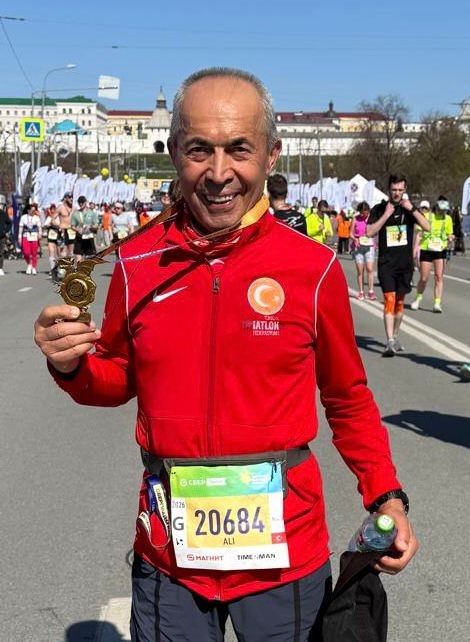 'Demir adam' Kazan Maratonu'na performansıyla damga vurdu