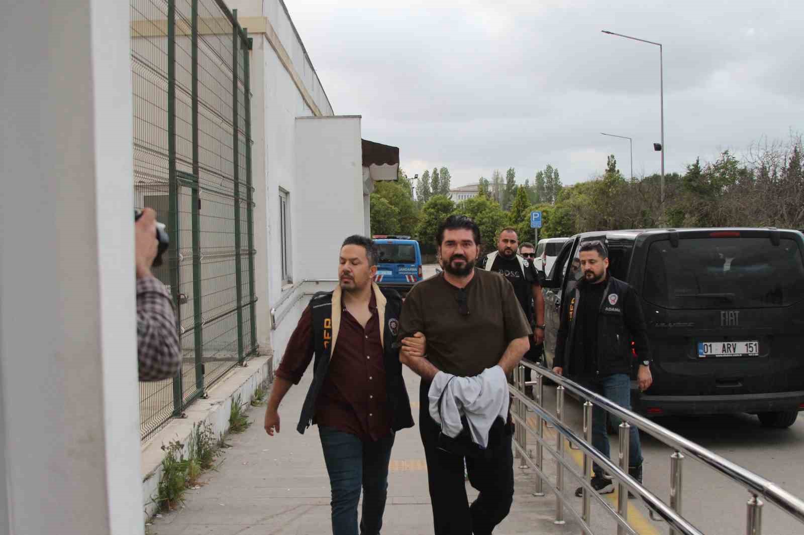 Gözaltına alınan Rasim Ozan Kütahyalı Adana'ya getirildi