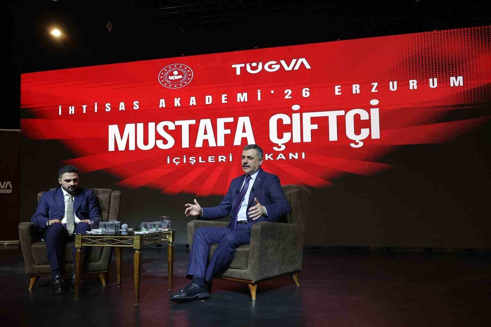 Bakan Çiftçi, Erzurum'da TÜGVA'nın İhtisas Akademi Programı'na katıldı