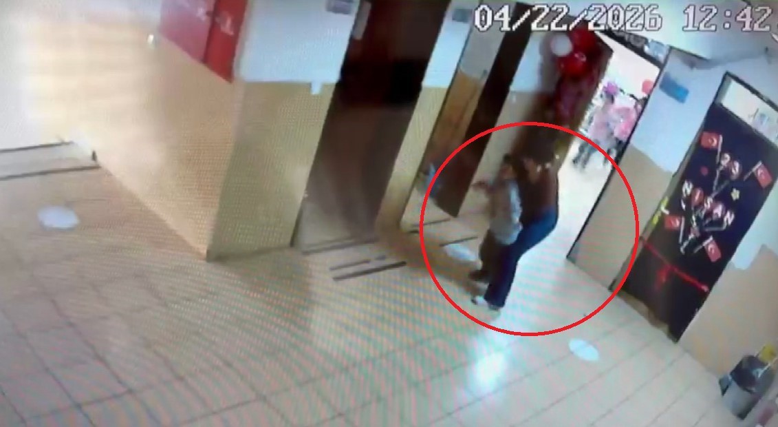 Arka arkaya 2 kez ölümden dönen 7 yaşındaki öğrenciyi öğretmenlerinin Hemlich manevrası hayata tutundurdu