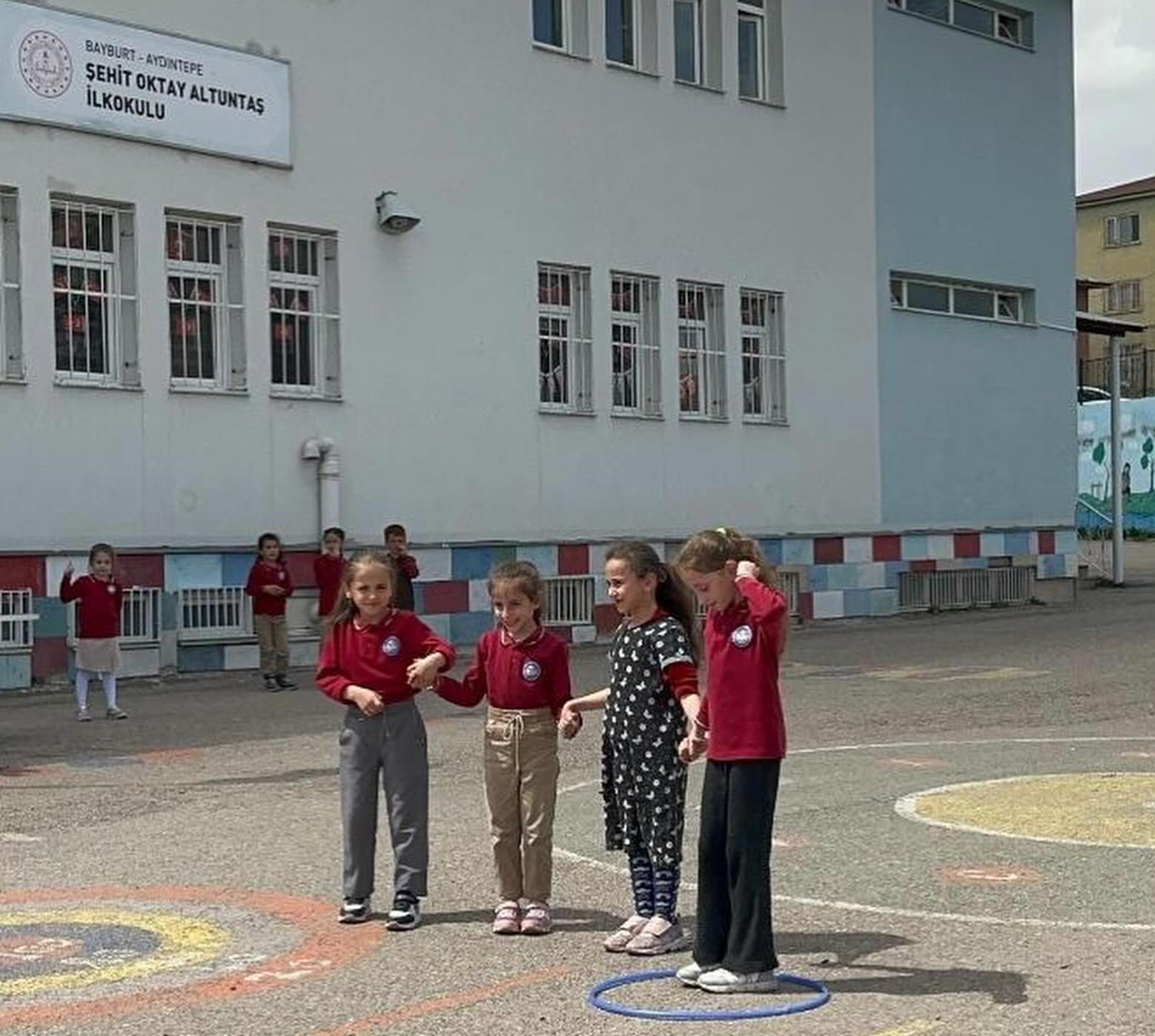 Aydıntepe'de öğrenciler yardımlaşmayı oyunla öğrendi