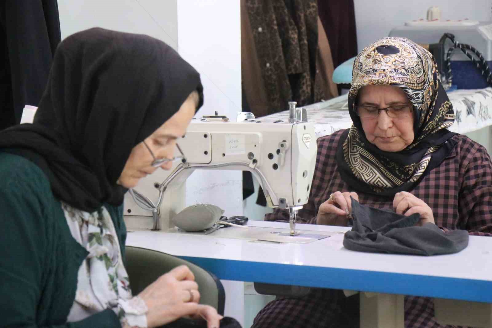 65 yaşındaki Remziye teyzenin 'sınıfta kalma' azmi