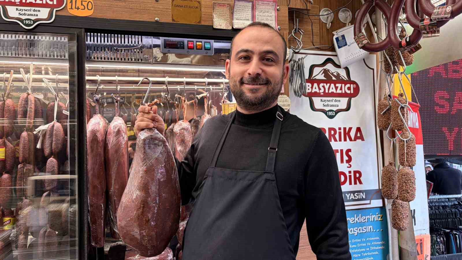 Kastamonu pastırmasını öven şefe Kayserili pastırmacıdan cevap: 'Demek ki şefimize Kayseri pastırmasını yedirmemişler'