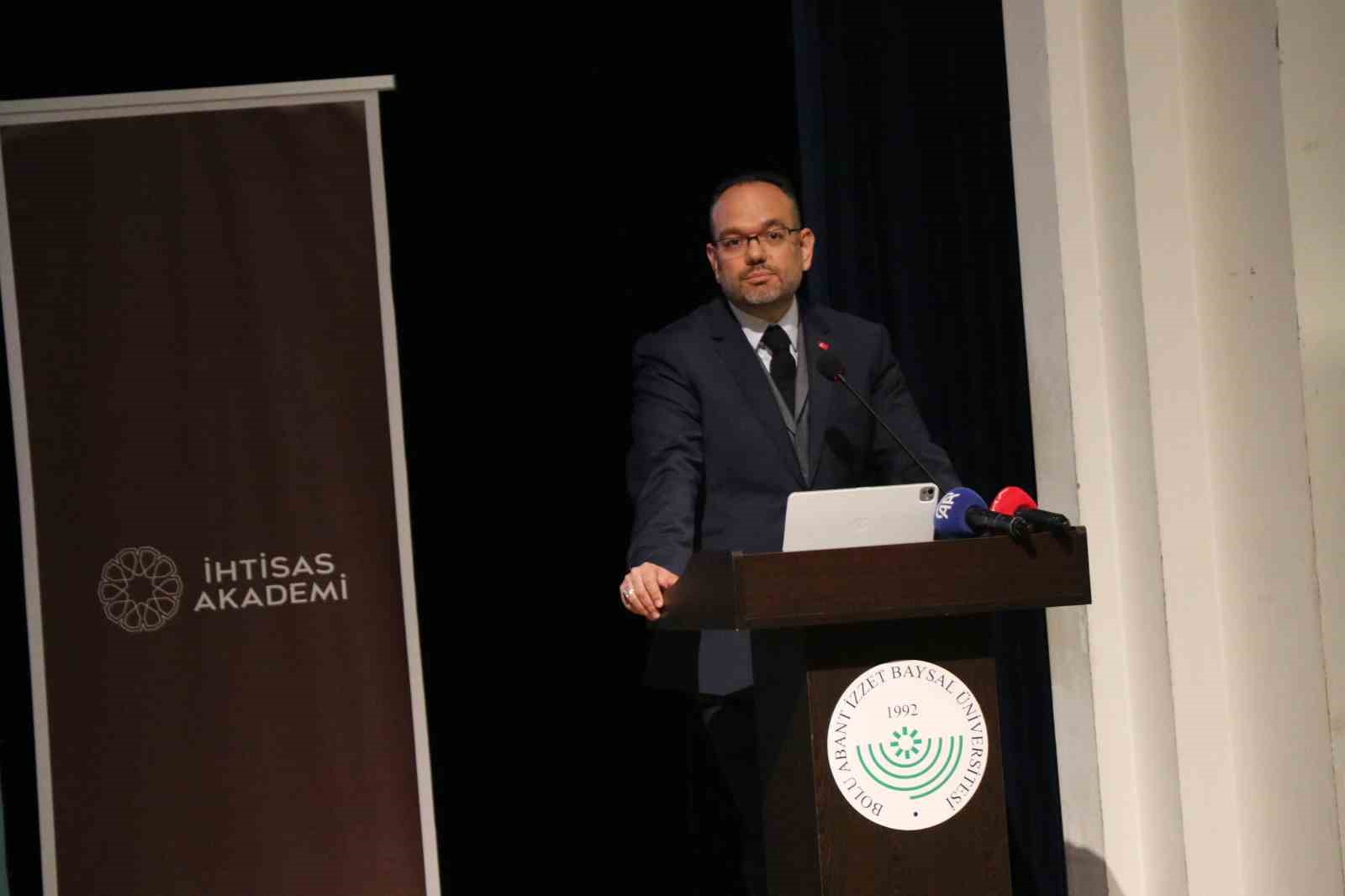 İletişim Başkan Yardımcısı Şahin: 'Teknoloji bağımlılığı sosyal izolasyona neden oluyor'