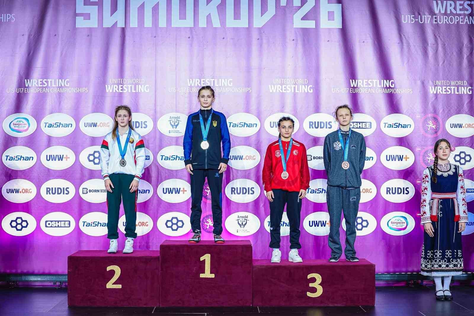 U17 Avrupa Güreş Şampiyonası'nda Şirin Askara bronz madalya kazandı