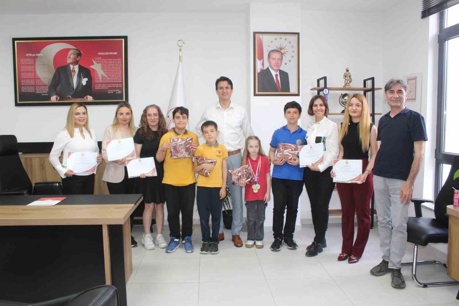 Köyceğiz'de akıl ve zeka oyunlarında il birincileri ödüllendirildi