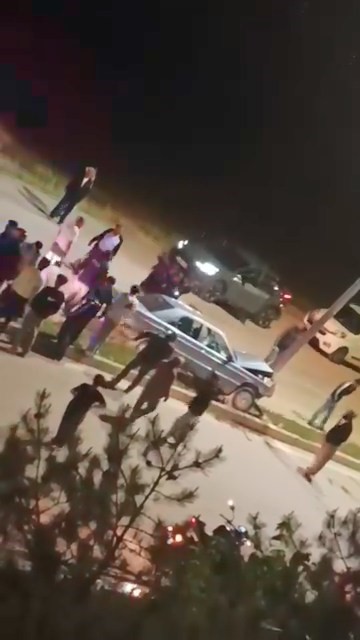 Elazığ'da otomobil aydınlatma direğine çarptı: 1 yaralı