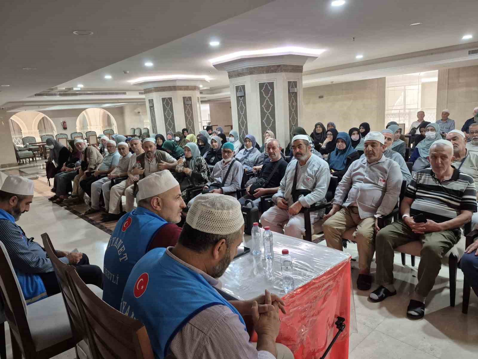 Erzincanlı hacı adaylarına Arafat vakfesi eğitimi
