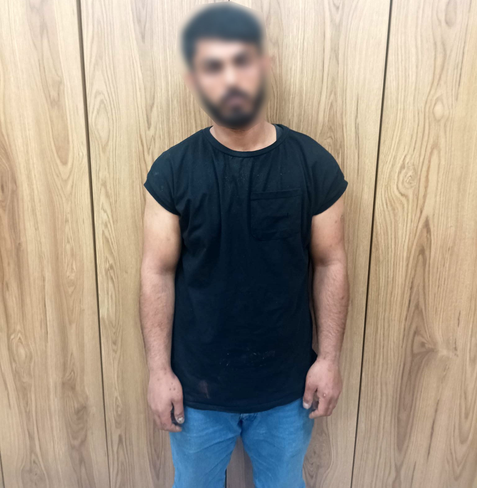 Arnavutköy'de apartman önünden bebek arabası çalan hırsız yakalandı