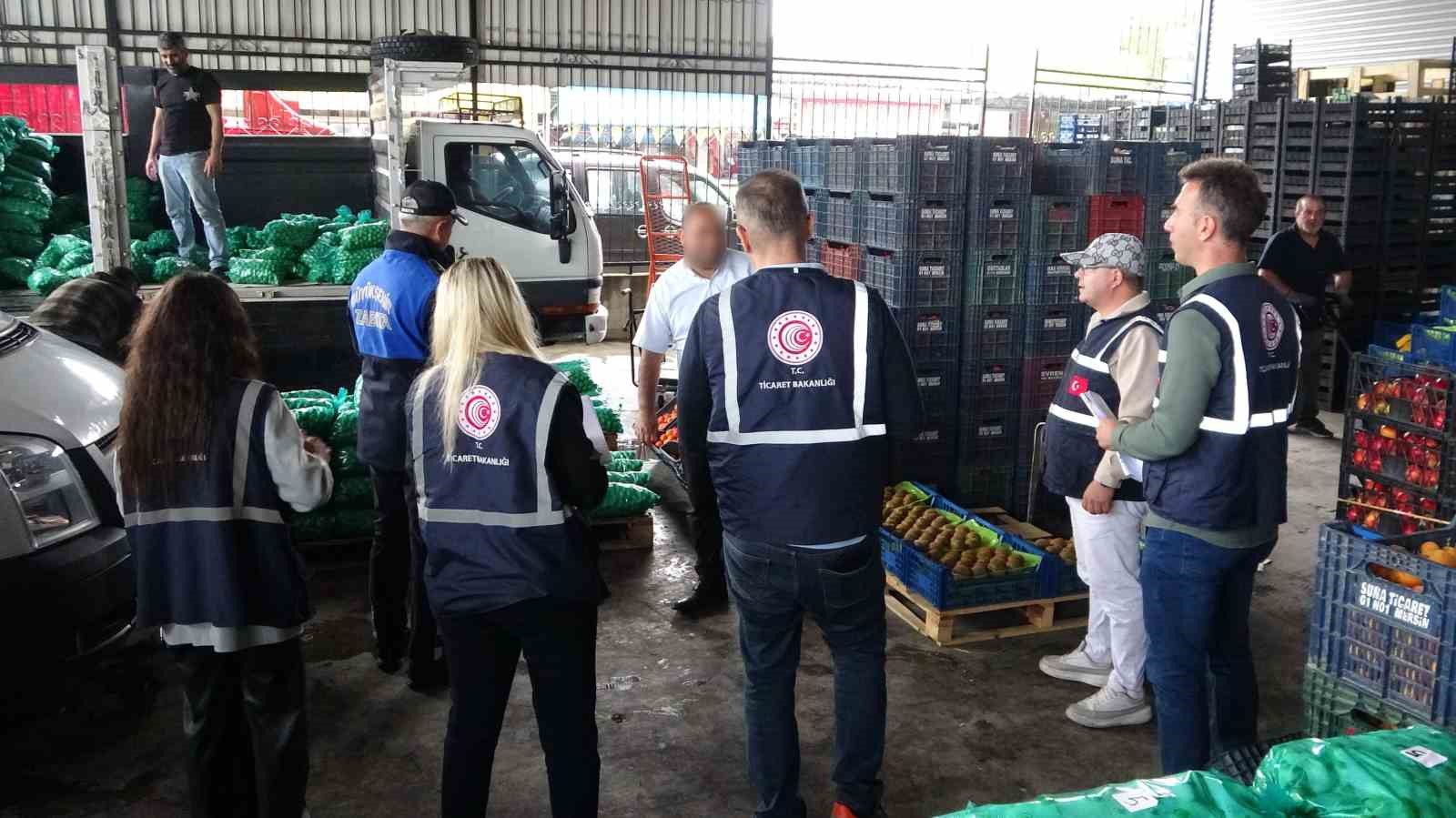 Mersin'de fahiş fiyata karşı hal denetimleri sürüyor