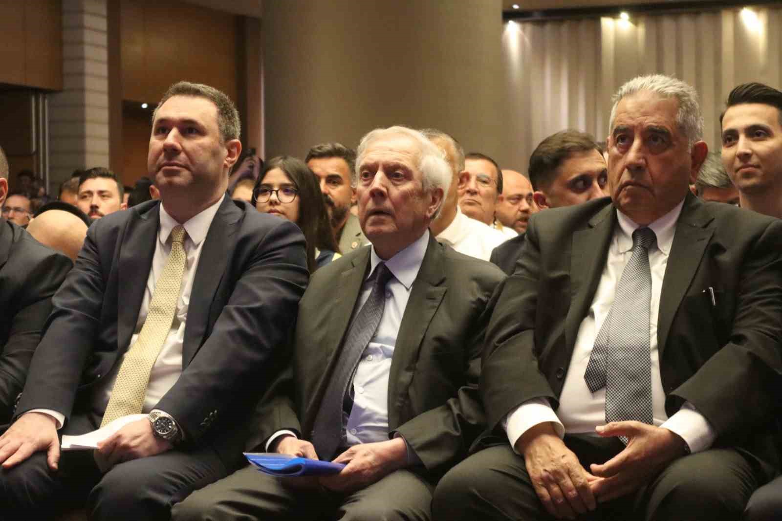 Aziz Yıldırım, İzmir'de kongre üyeleriyle bir araya geldi