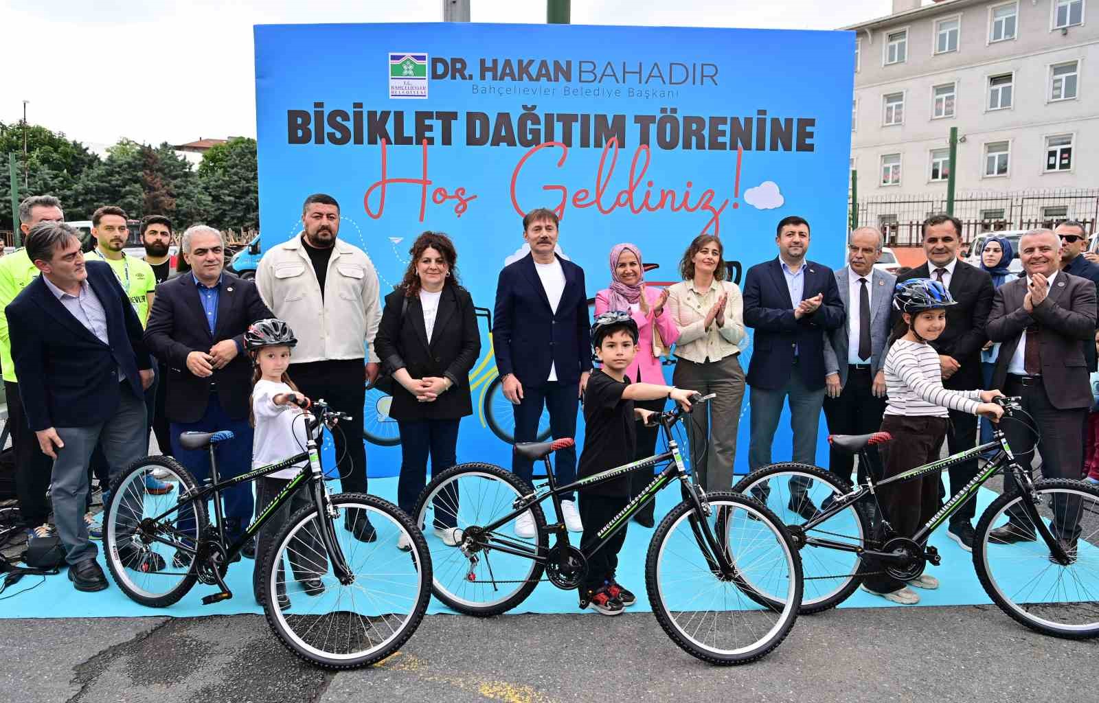 Bahçelievler'de 200 çocuğa bisiklet dağıtım töreni