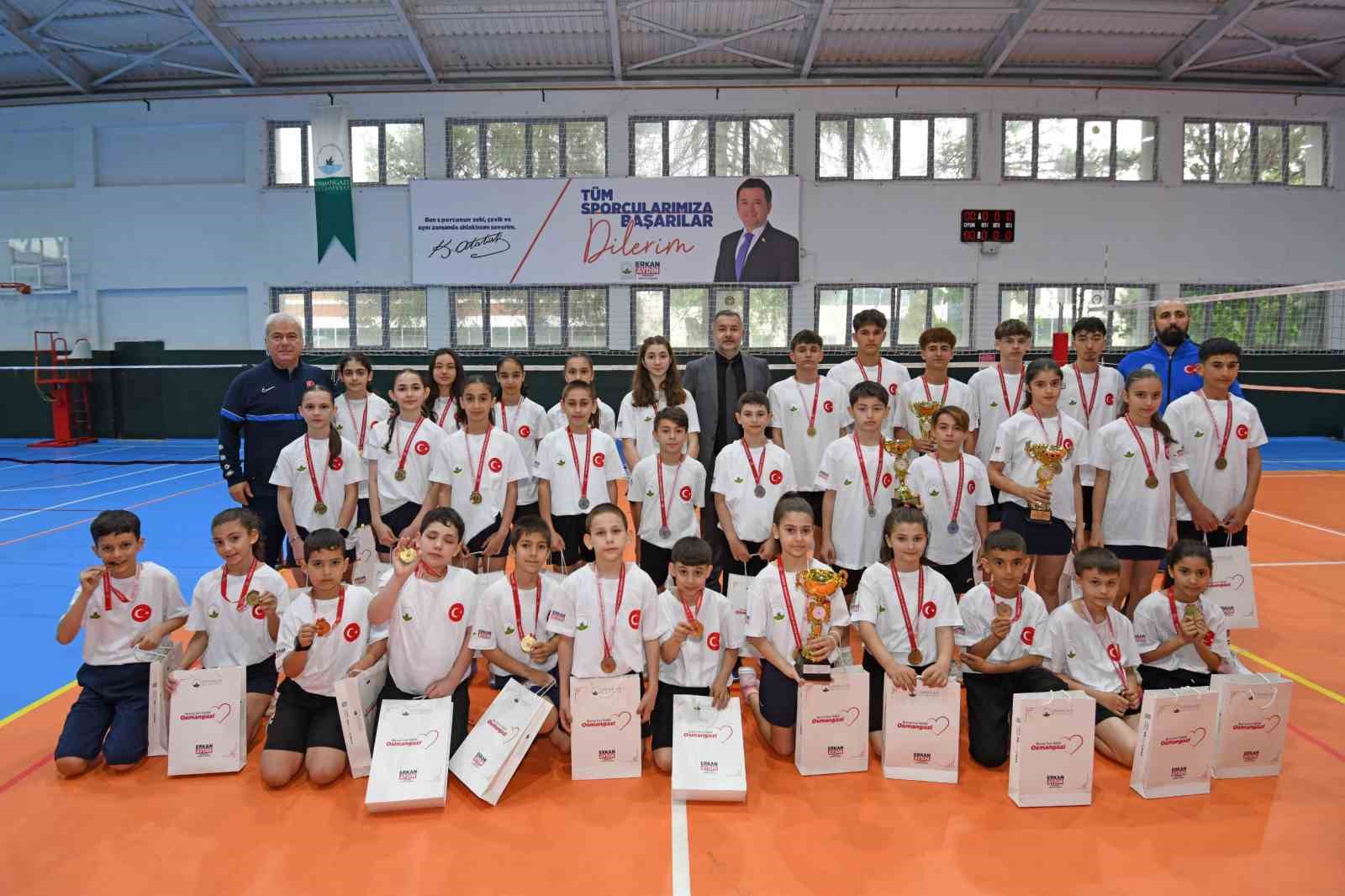 Osmangazi Belediyespor'dan badmintonda tarihi başarı