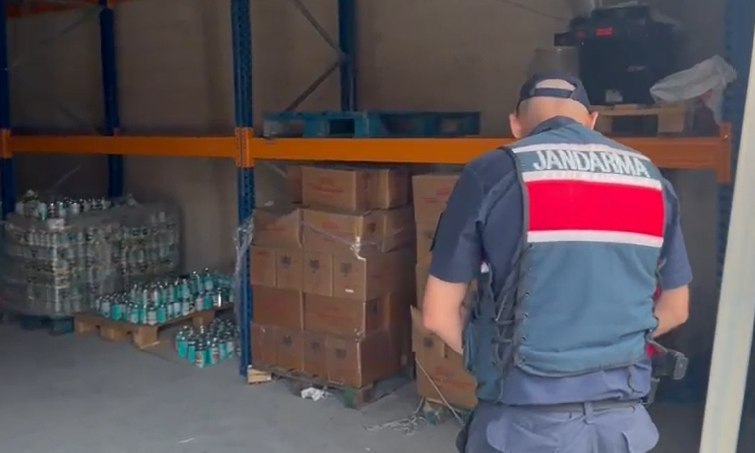 Bayram öncesi skandal: Tarihi geçmiş ürünlere yeni tarih bastılar