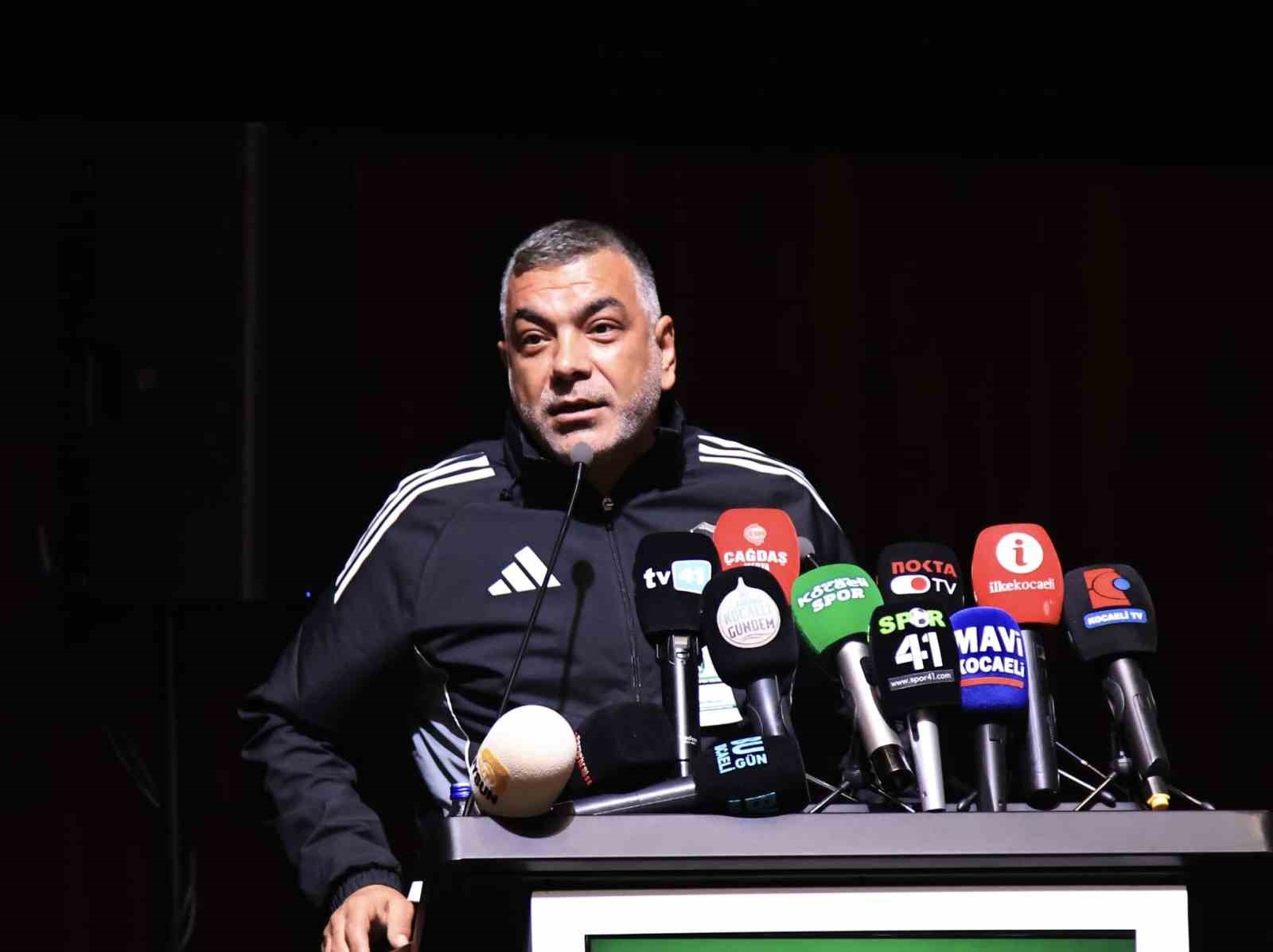 Kocaelispor'da kongre sürüyor, söz delegelerde