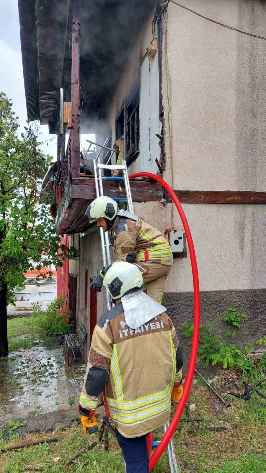 Beypazarı'nda ev yangını paniği