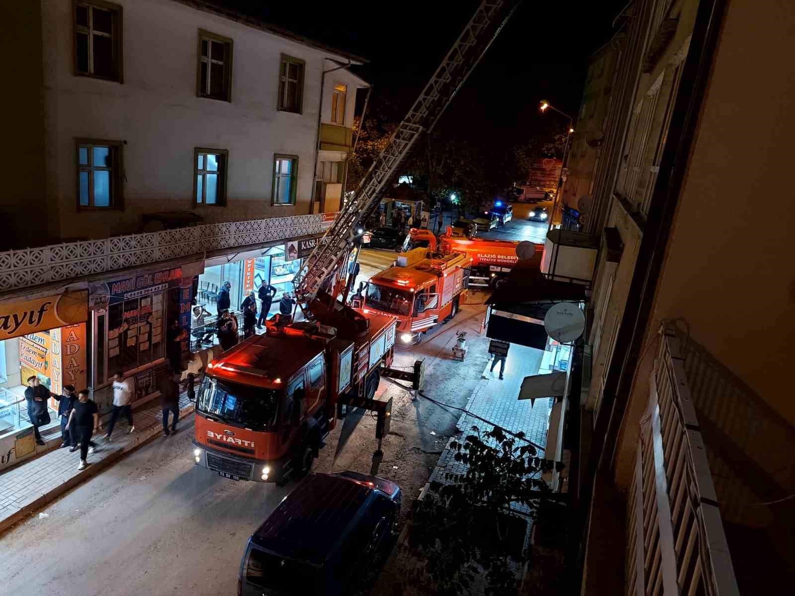 Elazığ'da baca yangını