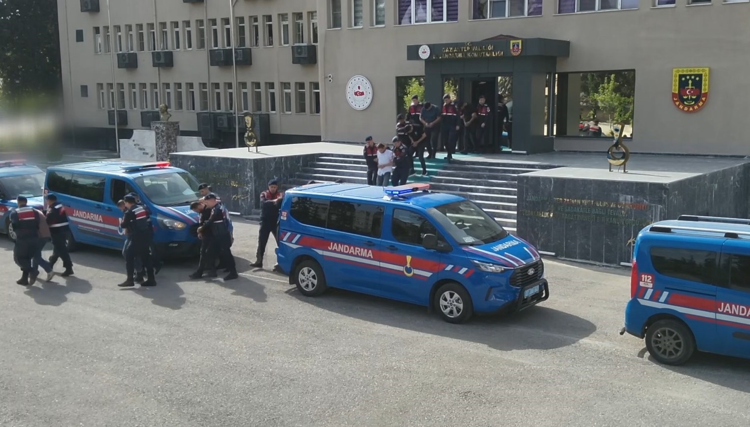 Gaziantep'te göçmen kaçakçılığı organizatörlerine şafak operasyonu: 7 şahıs tutuklandı